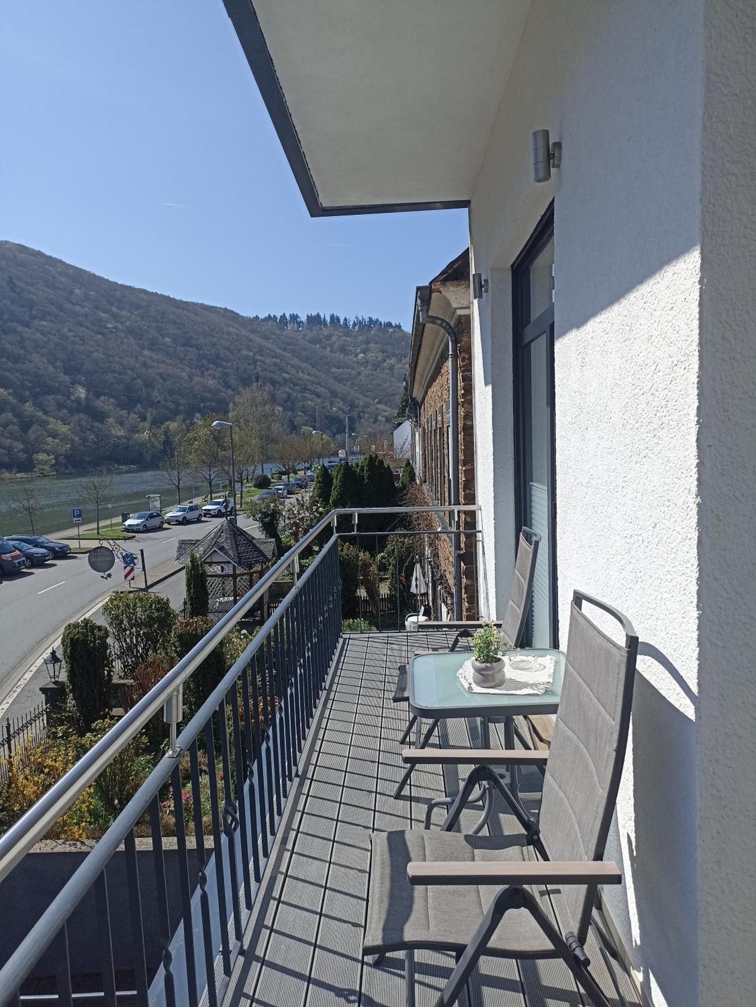 Haus Mosel Apartment Klotten Bagian luar foto